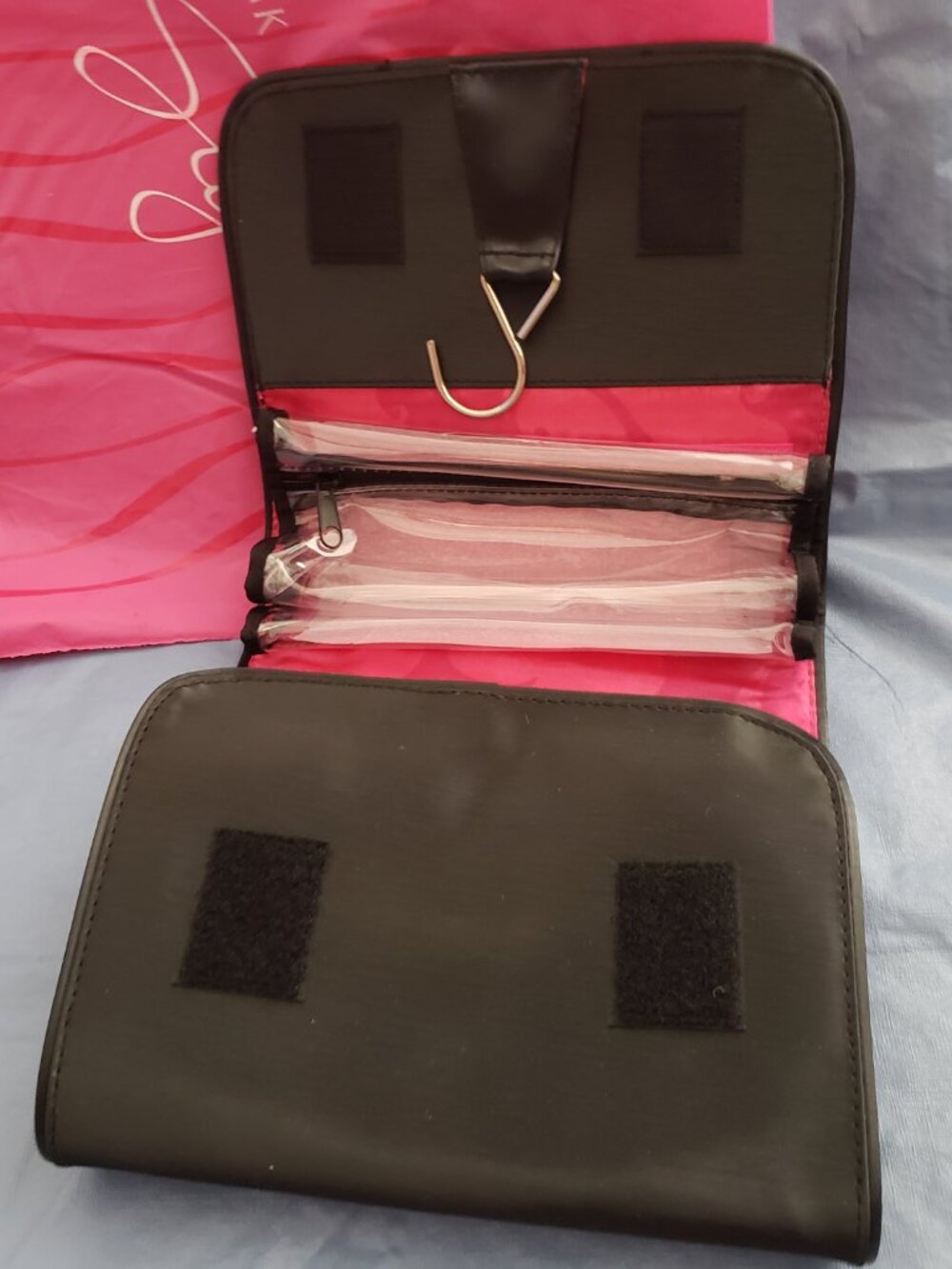 NWOT Mary Kay makeup/toiletries travel bag